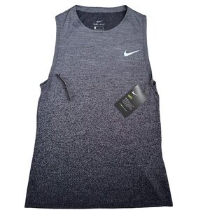 Nike Women's NWT Black and Gray Muscle Tee Size Small